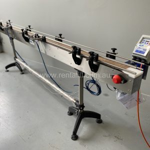 slat belt conveyor on adjustable legs