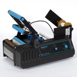 BenchMARK semi-automatic benchtop label applicator for round bottles