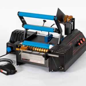 BenchMAX semi-automatic benchtop label applicator for round bottles and jars