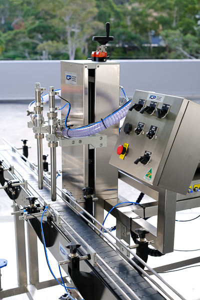 Auto liquid filling machine