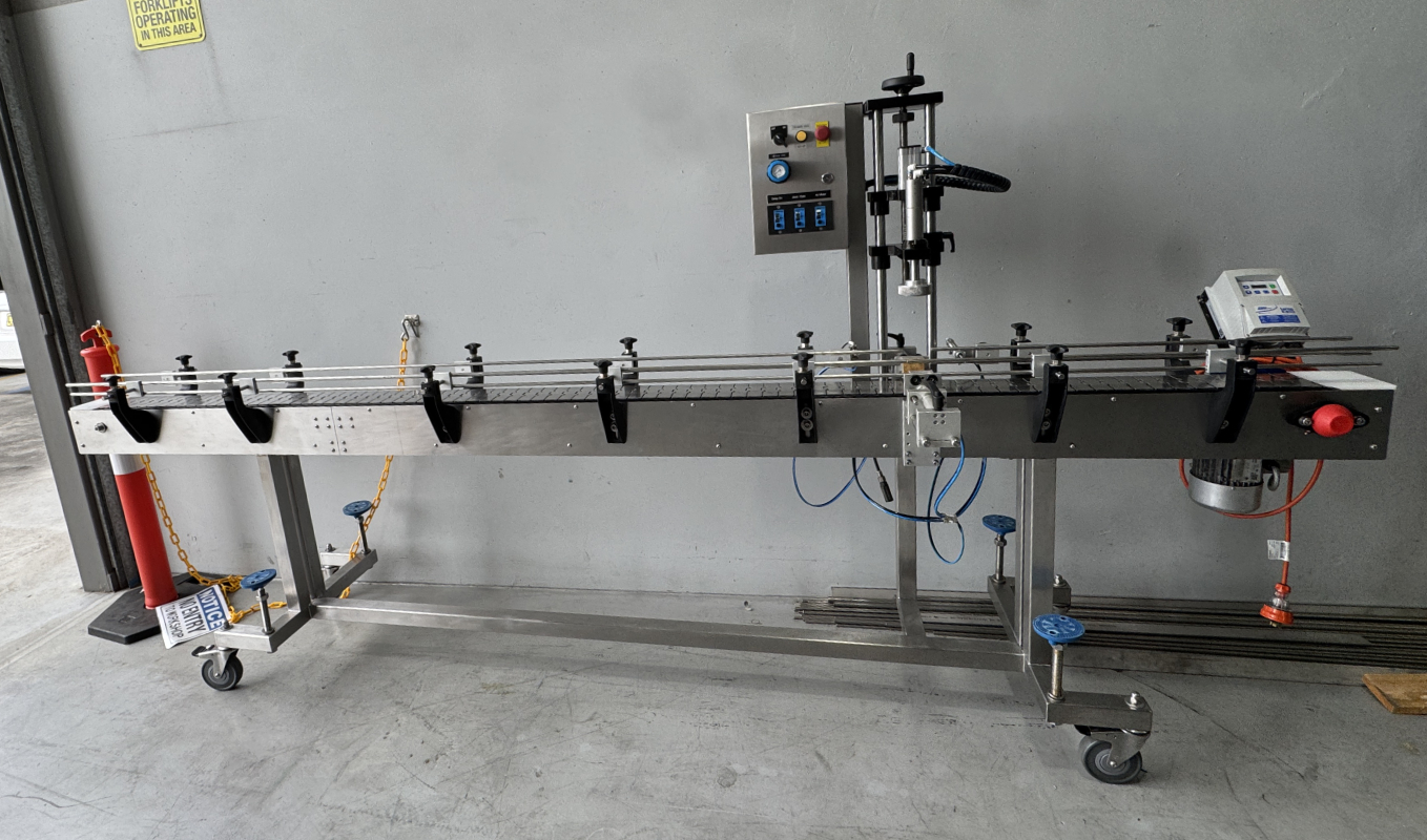 Ex-rental packaging equipment - bottle conveyor and capper