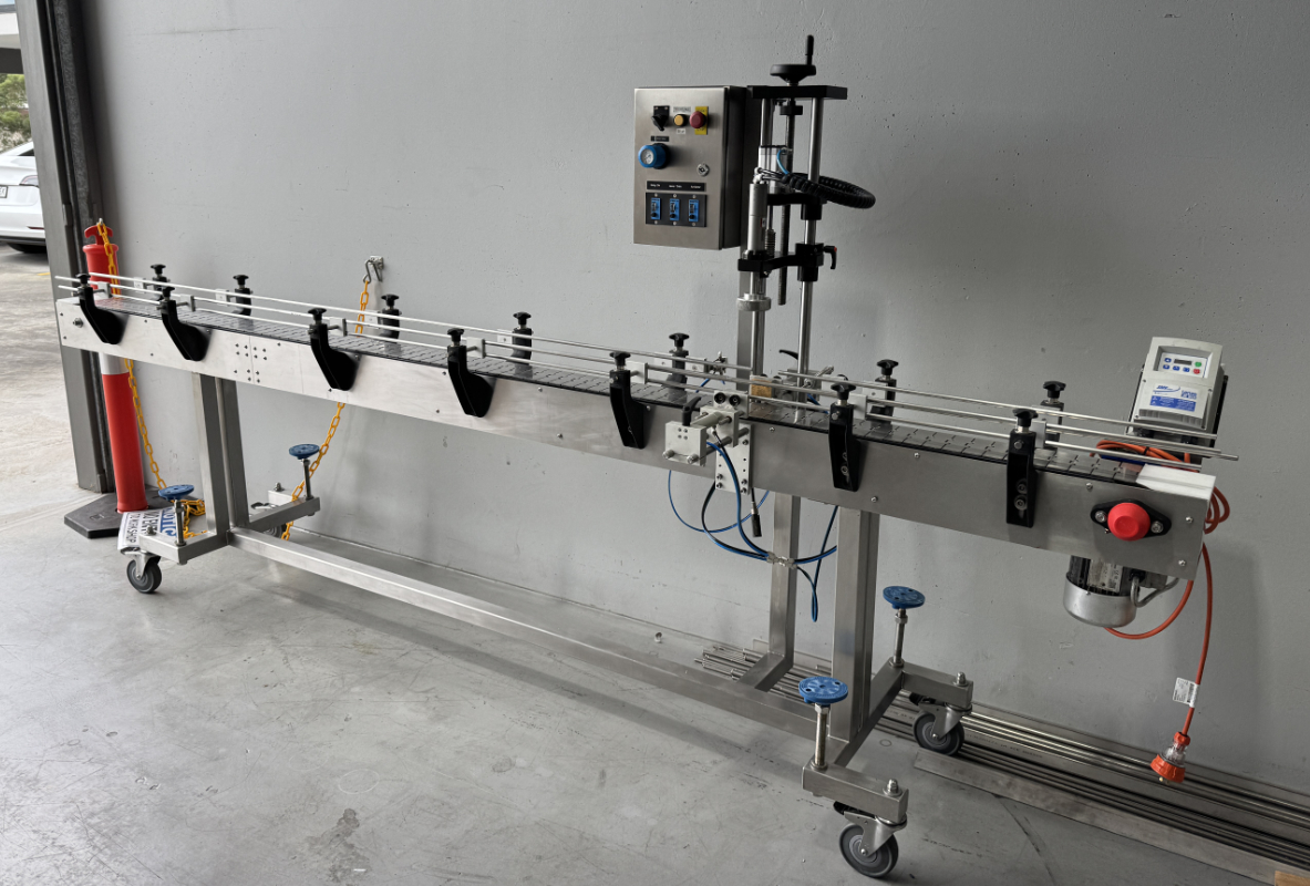 ICP pneumatic auto capper with stainless steel conveyor