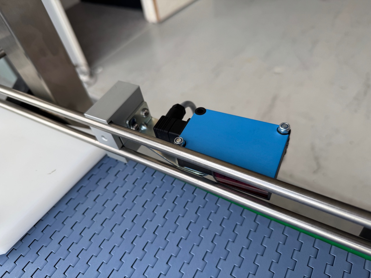 Container Infeed Table 1400x850 (Unscrambling Table) - Image 5